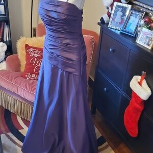 Water and waters women long purple  Night dress Size 10
